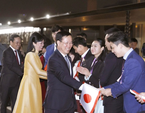 Quan hệ Việt - Nhật hướng đến tầm cao mới- Ảnh 1. Chủ tịch nước Võ Văn Thưởng và phu nhân cùng đoàn đại biểu cấp cao Việt Nam đến thủ đô Tokyo, bắt đầu chuyến thăm chính thức Nhật Bản - Ảnh: TTXVN