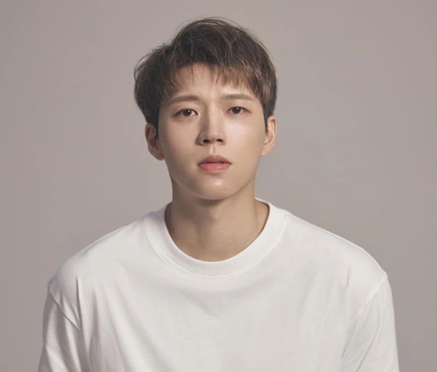 Woohyun của nhóm Infinite mắc bệnh ung thư hiếm gặp- Ảnh 2. Woohyun đang đối mặt với căn bệnh hiểm nghèo, ảnh hưởng đến sự nghiệp âm nhạc của anh - Ảnh: The Korea Times