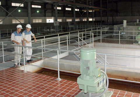 41 phường tại TP.HCM bị cúp nước, nước yếu đêm cuối tuần- Ảnh 1. Nhiều nơi ở TP.HCM cúp nước đêm cuối tuần - Ảnh: Sawaco