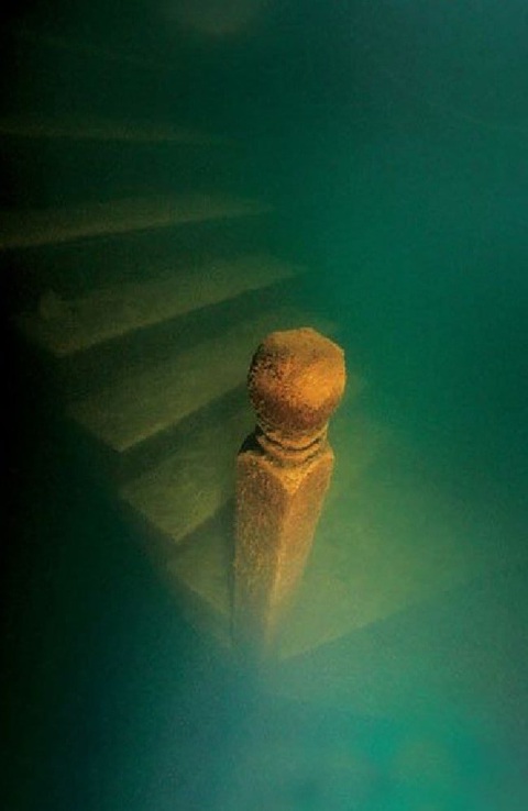 Những bậc thang không bị thời gian mài mòn - Ảnh: THE ARCHAEOLOGIST Những bậc thang không bị thời gian mài mòn - Ảnh: THE ARCHAEOLOGIST