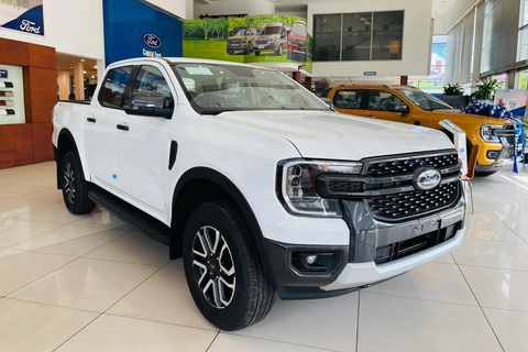Vì sao 10 bán tải bán ra tại Việt Nam có tới 8 chiếc Ford Ranger?- Ảnh 2. Đáp ứng nhiều nhu cầu sử dụng khác nhau nhờ phân phối nhiều phiên bản, Ford Ranger dễ dàng tiếp cận số đông hơn - Ảnh: Đại lý Ford/Facebook