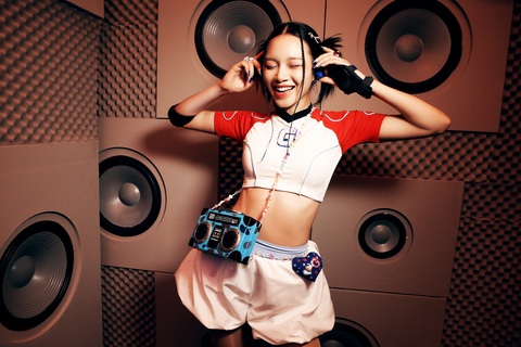 Hà An Huy bất ngờ xuất hiện trong MV của mỹ nhân Giana- Ảnh 1. Hot girl Vietnam Idol 2023 Giana