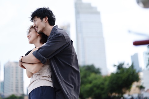 Một cảnh phim lãng mạn của Tuấn Trần và Phương Anh Đào - Ảnh: ĐPCC Một cảnh phim lãng mạn của Tuấn Trần và Phương Anh Đào - Ảnh: ĐPCC
