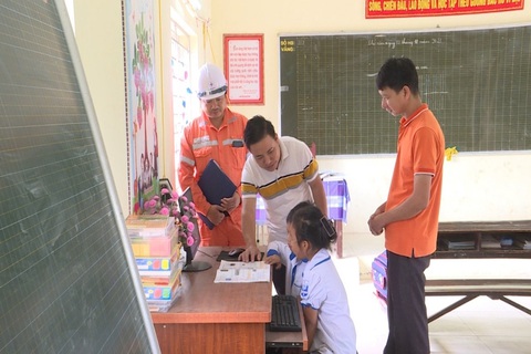 Điện lực Phú Thọ nỗ lực thực hiện chương trình mục tiêu Quốc gia về xây dựng Nông thôn mới- Ảnh 2. Điện lực Phú Thọ nỗ lực thực hiện chương trình mục tiêu Quốc gia về xây dựng Nông thôn mới- Ảnh 2.