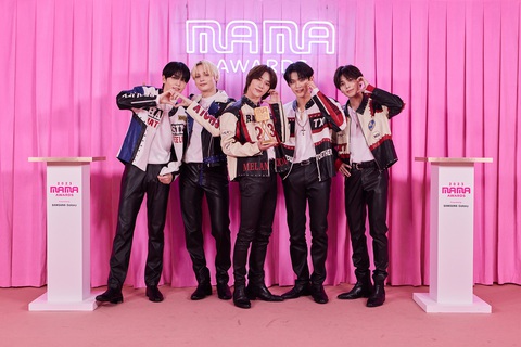 BTS thắng giải Biểu tượng toàn cầu của năm lần thứ 6 liên tiếp ở MAMA- Ảnh 6. Những chàng trai cá tính TXT - Ảnh: BTC