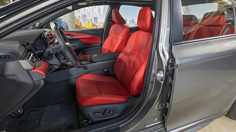 Báo Mỹ đánh giá Toyota Camry 2025: Ấn tượng nhưng không đột phá- Ảnh 6. Báo Mỹ đánh giá Toyota Camry 2025: Ấn tượng nhưng không đột phá- Ảnh 6.