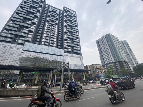 Để có được dòng tiền, bám trụ lại thị trường, nhiều chủ dự án bất động sản trong nước buộc phải bán dự án cho đối tác ngoại - Ảnh: B.NGỌC Để có được dòng tiền, bám trụ lại thị trường, nhiều chủ dự án bất động sản trong nước buộc phải bán dự án cho đối tác ngoại - Ảnh: B.NGỌC