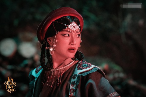 Tình tiết phi lý trong xê ri kinh dị 'Tết ở làng Địa Ngục'- Ảnh 6. Hàng trăm năm sau, ngoại hình Thập Nương vẫn không suy chuyển