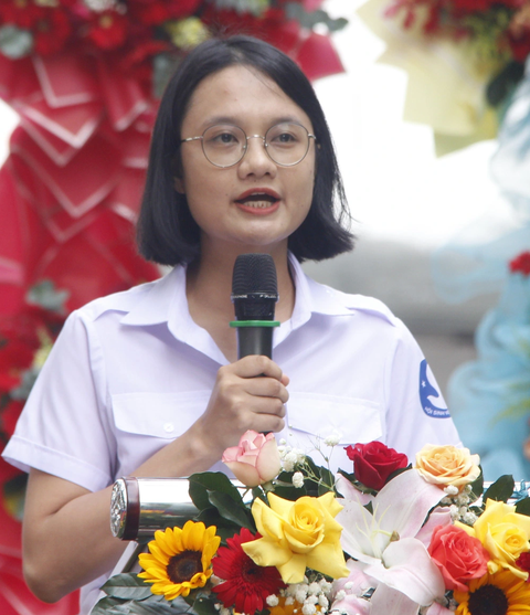Không gian giáo dục truyền thống, tri ân các thế hệ anh hùng - Ảnh 2. Chủ tịch Hội Sinh viên Việt Nam TP.HCM Trần Thu Hà phát biểu tại lễ khánh thành không gian truyền thống - Ảnh: CÔNG TRIỆU
