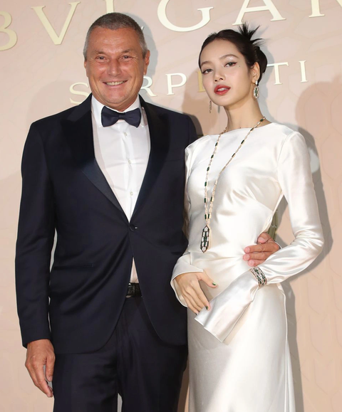 Lisa cùng CEO của Bvlgari trong một sự kiện ở Seoul. Ảnh: News1 Lisa cùng CEO của Bvlgari trong một sự kiện ở Seoul. Ảnh: News1