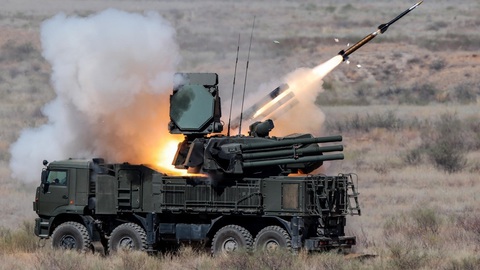 Giới chức Mỹ lo ngại tập đoàn đánh thuê Wagner chuyển cho lực lượng Hezbollah tổ hợp phòng không SA-22 Pantsir - Ảnh: MILITARY-BLOG Giới chức Mỹ lo ngại tập đoàn đánh thuê Wagner chuyển cho lực lượng Hezbollah tổ hợp phòng không Pantsir-S1 - Ảnh: MILITARY-BLOG