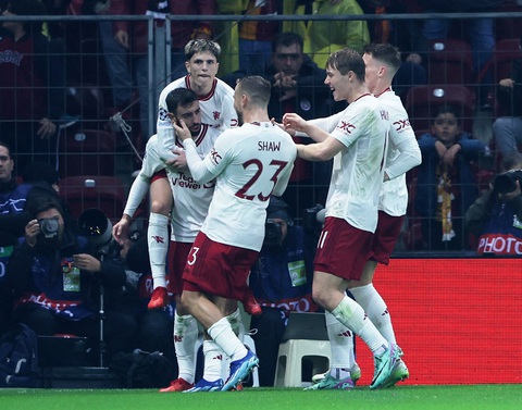 Onana sai lầm liên tục khiến Man United đang đà thắng biến thành hòa- Ảnh 2. Các cầu thủ Man United chơi tốt trong 20 phút đầu trận - Ảnh: REUTERS