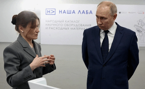 Ông Putin nói Nga đã thoát khỏi 'vòng kim cô công nghệ' của phương Tây- Ảnh 1. Tổng thống Putin tại cuộc gặp gỡ với các nhà khoa học trẻ của nước Nga hôm 29-11 - Ảnh: RBC