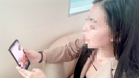 'Thầy' khoe chữa vô sinh bằng... bấm huyệt, hút năng lượng từ xa- Ảnh 3. Ông Đ. yêu cầu phóng viên kết nối điện thoại với một “thầy” đang sống tại tỉnh Gia Lai có tên D.R.C. để được truyền năng lượng từ xa chữa vô sinh - Ảnh: T.H. - T.Q.