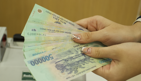 Thắt chặt chi tiêu, người dân vay tiêu dùng thấp nhất 5 năm- Ảnh 1. Kinh tế khó khăn, người dân có xu hướng thắt chặt chi tiêu, vay tiêu dùng tăng thấp - Ảnh: CƯỜNG NGÔ