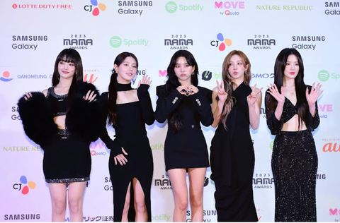 (G)I-DLE lại bí ẩn và quý phái trong bộ trang phục đen (G)I-DLE bí ẩn và quý phái trong bộ trang phục đen