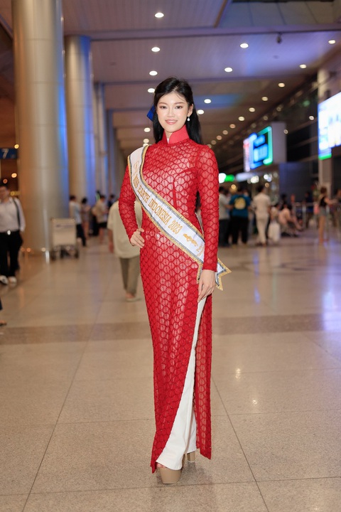 Dàn thí sinh Miss Earth 2023 diện áo dài khi đến Việt Nam- Ảnh 3. Miss Earth Indonesia