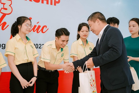 Acecook Happy Scholarship 2023: Hành trình trao hạnh phúc- Ảnh 1. Acecook Happy Scholarship 2023: Hành trình trao hạnh phúc- Ảnh 1.