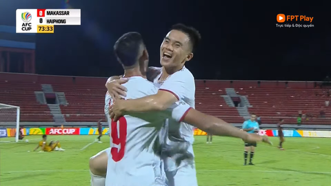 Hoàng Nam và Lucao có pha phối hợp hay để mở tỉ số ở phút 77 cho CLB Hải Phòng - Ảnh: Chụp màn hình Hoàng Nam và Lucao có pha phối hợp hay để mở tỉ số ở phút 74 cho CLB Hải Phòng - Ảnh: Chụp màn hình