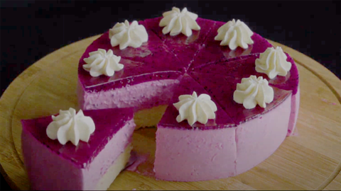 Ngoài mì tôm thanh long, còn món nào làm từ loại trái cây này?- Ảnh 5. Chiếc mousse chesse thanh long sẽ khiến bao chiếc bụng đói phải