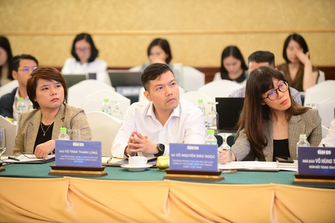 Người Trung Quốc, Nga, Nam Phi… đến Việt Nam cho vay với lãi suất trên 1.000%/năm- Ảnh 3. Các đại biểu tham dự hội thảo Xóa sổ tín dụng đen bằng cách nào? - Ảnh: QUANG ĐỊNH