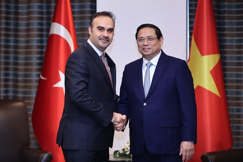 Thủ tướng Phạm Minh Chính tiếp Bộ trưởng Công nghiệp và Công nghệ Fatih Kacir của Thổ Nhĩ Kỳ - Ảnh: NHẬT BẮC Thủ tướng Phạm Minh Chính tiếp Bộ trưởng Công nghiệp và Công nghệ Fatih Kacir của Thổ Nhĩ Kỳ - Ảnh: NHẬT BẮC