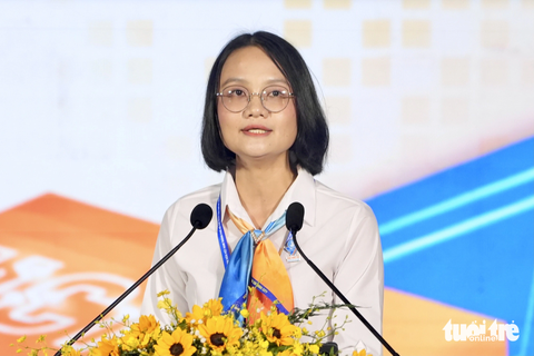 Chủ tịch Hội Sinh viên Việt Nam TP.HCM Trần Thu Hà phát biểu khai mạc đại hội - Ảnh: HỮU HẠNH Chủ tịch Hội Sinh viên Việt Nam TP.HCM Trần Thu Hà phát biểu khai mạc đại hội - Ảnh: HỮU HẠNH