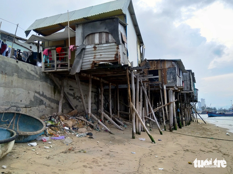 Khu dân cư bên biển Nha Trang giáp lầu Bảo Đại không còn lo bị ‘giải tỏa trắng’ - Ảnh 3. Nhà chồ bên biển Nha Trang tại khóm Tây Hải, phường Vĩnh Nguyên, TP Nha Trang (Khánh Hòa, tháng 5-2018) nay không còn nữa - Ảnh: PHAN SÔNG NGÂN