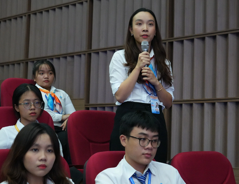 Chia sẻ khát vọng, hiến kế cho phong trào sinh viên - Ảnh 5. Bạn Đào Hải Nhật Tân (Đại học Fulbright Việt Nam) chia sẻ ý kiến tại đại hội - Ảnh: HỮU HẠNH
