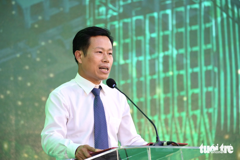 Đại học Quốc gia Hà Nội còn 1 chỉ số 'rất yếu' để lọp top 500 đại học hàng đầu thế giới - Ảnh 2. Ông Lê Quân - giám đốc Đại học Quốc gia Hà Nội - phát biểu tại hội nghị - Ảnh: NGUYÊN BẢO
