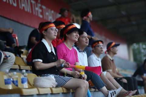 Những khán giả của đội Công đoàn Thông tin Truyền thông tại giải - Ảnh: H.TÙNG Những khán giả của đội Công đoàn Thông tin Truyền thông tại giải - Ảnh: H.TÙNG