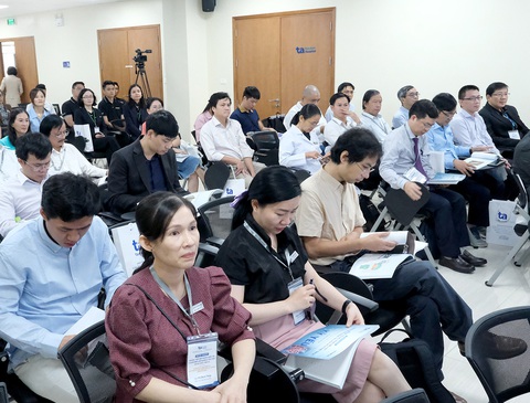 Đông đảo các bác sĩ, chuyên gia y tế trong và ngoài Bệnh viện Đa khoa Tâm Anh TPHCM đến tham dự hội thảo. Ảnh: Bệnh viện cung cấp Đông đảo các bác sĩ, chuyên gia y tế trong và ngoài Bệnh viện Đa khoa Tâm Anh TPHCM đến tham dự hội thảo. Ảnh: Bệnh viện cung cấp