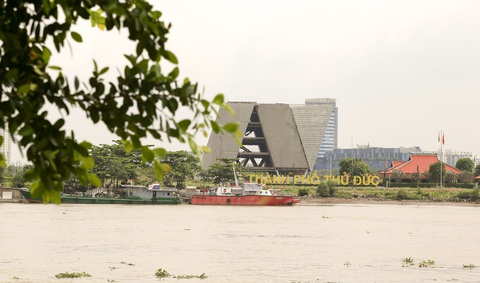 Khởi động lại trung tâm triển lãm Thủ Thiêm vào đầu năm 2024 và 7 tháng sẽ hoàn thành - Ảnh 7. Khi dự án hoàn thành sẽ giúp bờ đông sông Sài Gòn có sức sống hơn. Cùng với những đề xuất TP Thủ Đức về khai thác khu bờ đông, TP sẽ có thêm địa điểm vui chơi đáp ứng nhu cầu của người dân TP.