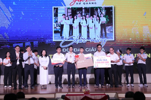 Đội Trường THPT Hoàng Hoa Thám giành giải Nhất cuộc thi 'Gen Z xứ Quảng' - Ảnh 9. Giải ba thuộc về Trường THCS-THPT Nguyễn Khuyến