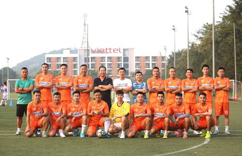 Trung tâm Thể thao Viettel: Nơi ươm mầm tài năng bóng đá Việt Nam - Ảnh 4. Các đội bóng công nhân tham dự Giải vô địch bóng đá công nhân toàn quốc 2023 tại Trung tâm Thể thao Viettel - Ảnh: HOÀNG TÙNG