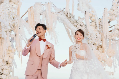 Lan Ngọc, Hòa Minzy dự đám cưới chuẩn ‘đi hết mình, về hết hồn’ - Ảnh 1. Gin Tuấn Kiệt và Puka hạnh phúc rạng ngời trong ngày về chung nhà