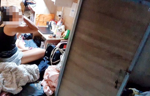Một "hộp ngủ" ở căn nhà sáu tầng trong hẻm đường Lê Văn Sỹ, quận 3, TP.HCM - Ảnh: M.HÒA Một "hộp ngủ" ở căn nhà sáu tầng trong hẻm đường Lê Văn Sỹ, quận 3, TP.HCM - Ảnh: M.HÒA