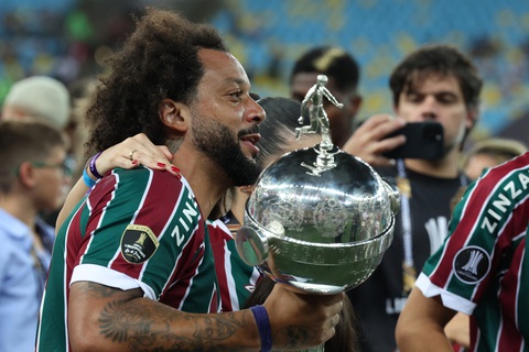 Marcelo: 'Vô địch Copa Libertadores quan trọng hơn Champions League' - Ảnh 1. Marcelo với chức vô địch Copa Libertadores cùng Fluminense - Ảnh: AFP