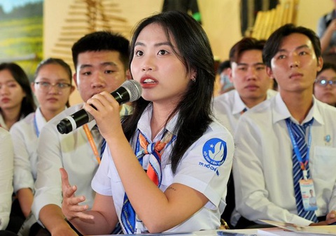 Nơi thể hiện khát vọng cống hiến - Ảnh 3. Ca sĩ Phương Mỹ Chi