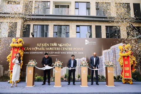 Trải nghiệm căn hộ cao cấp nhất khu Đông TP.HCM - Ảnh 7. Masterise Homes đã chính thức khai trương căn hộ thực tế từ sáng 3-11 và chào đón hàng ngàn khách hàng mỗi ngày đến dự án Masteri Centre Point