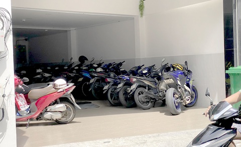 Khu để xe máy tại chung cư mini ở quận 3, TP.HCM - Ảnh: TỰ TRUNG Khu để xe máy tại chung cư mini ở quận 3, TP.HCM - Ảnh: TỰ TRUNG
