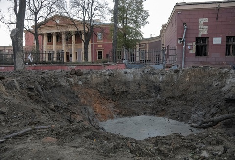 Một khu vực ở Odessa trúng tên lửa ngày 6-11 - Ảnh: REUTERS Một khu vực ở Odessa trúng tên lửa ngày 6-11 - Ảnh: REUTERS
