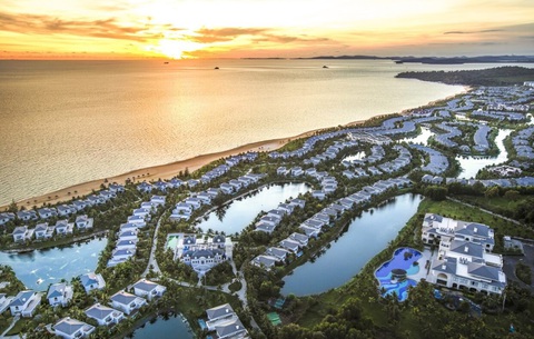 Không còn là “điểm đến nghỉ dưỡng 5 sao”, thành phố đảo ngày nay đang sở hữu hạ tầng du lịch đa dạng đáng nể bậc nhất cả nước. Ảnh: Đ.H Không còn là “điểm đến nghỉ dưỡng 5 sao”, thành phố đảo ngày nay đang sở hữu hạ tầng du lịch đa dạng đáng nể bậc nhất cả nước - Ảnh: Đ.H.