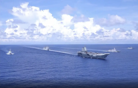 Tàu sân bay Trung Quốc tiến vào Biển Đông - Ảnh 1. Nhóm tàu sân bay Sơn Đông trong hoạt động trên Biển Đông năm 2022 - Ảnh: Global Times