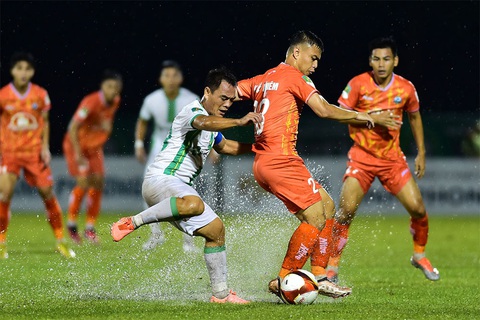 Cuộc đua thăng hạng V-League nhiều ẩn số - Ảnh 2. Bình Phước mất 4 điểm vì 2 bàn thua phút bù giờ - Ảnh: VPF