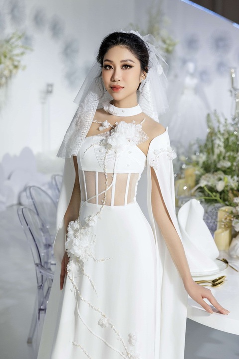 Trong một sự kiện thời trang tại TP.HCM, Đỗ Thị Lan Anh - tân Miss Earth Vietnam (Hoa hậu Trái đất) 2023 đảm nhận vai trò trình diễn mở màn cho bộ sưu tập váy cưới lộng lẫy. Trong một sự kiện thời trang tại TP.HCM, Đỗ Thị Lan Anh - tân Miss Earth Vietnam (Hoa hậu Trái đất) 2023 đảm nhận vai trò trình diễn mở màn cho bộ sưu tập váy cưới lộng lẫy.