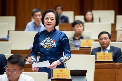 Bộ trưởng Bộ Nội vụ Phạm Thị Thanh Trà trả lời chất vấn sáng 7-11 - Ảnh: GIA HÂN Bộ trưởng Bộ Nội vụ Phạm Thị Thanh Trà - Ảnh: GIA HÂN