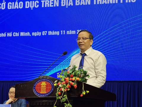 TP.HCM: Công tác giáo dục chính trị ở cơ sở giáo dục chuyển biến tích cực - Ảnh 2. Ông Nguyễn Minh Hải - trưởng phòng báo chí xuất bản, Ban Tuyên giáo Thành ủy TP.HCM - phát biểu tại tọa đàm - Ảnh: CTV