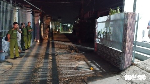 Nam thanh niên nghi 'ngáo đá' dùng kéo đâm chết cậu họ - Ảnh 1. Hiện trường nơi xảy ra vụ việc - Ảnh: HOÀI ANH