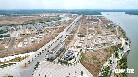Hai dự án tỉ USD Aqua City và NovaWorld Phan Thiết của Novaland được gỡ vướng đến đâu - Ảnh 1. Đồng Nai vừa cho phép 752 căn biệt thự tại siêu dự án Aqua City Đồng Nai của Novaland được giao dịch - Ảnh: NGỌC HIỂN